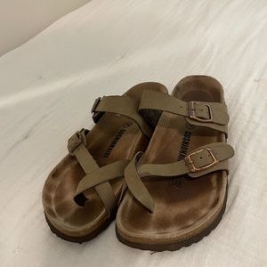 Cushinare Sandals